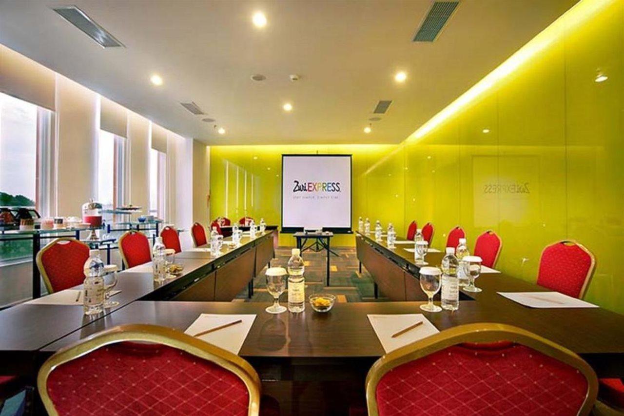 Hotel Zuri Express Mangga Dua Giacarta Esterno foto
