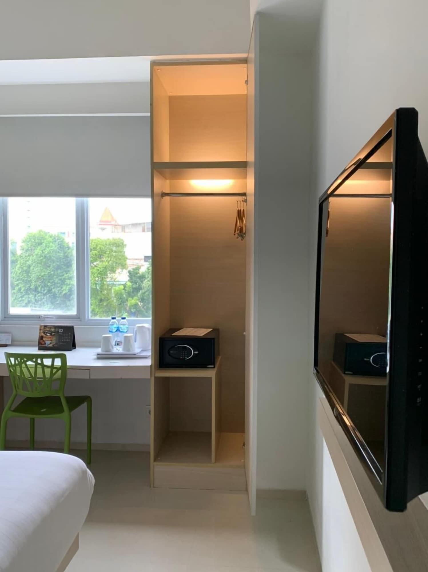 Hotel Zuri Express Mangga Dua Giacarta Esterno foto