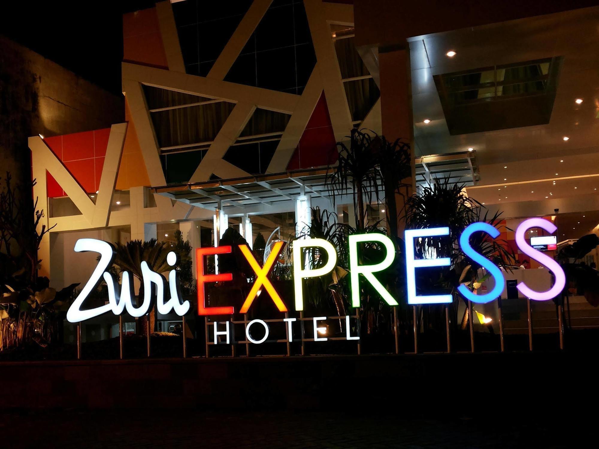 Hotel Zuri Express Mangga Dua Giacarta Esterno foto