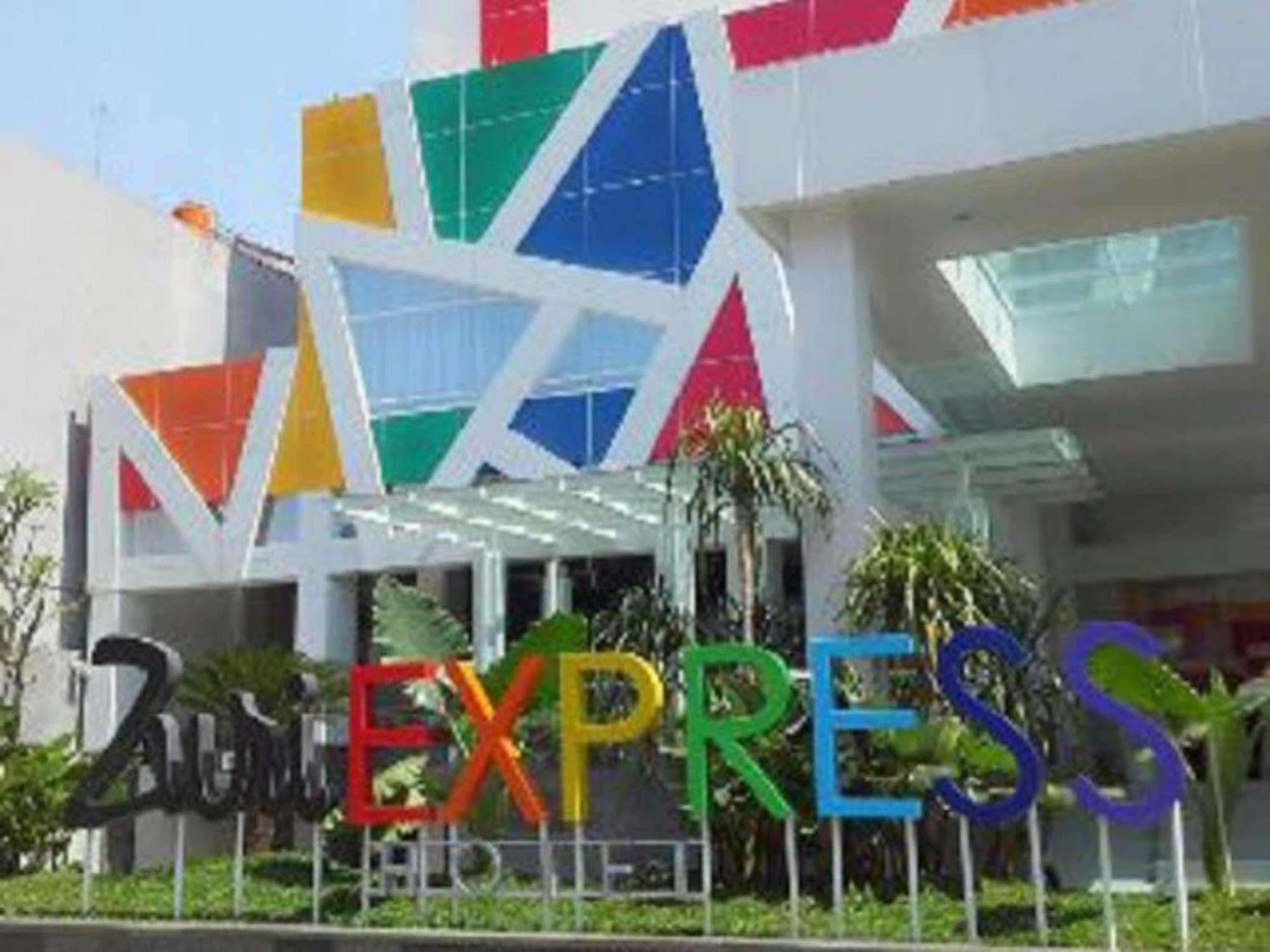 Hotel Zuri Express Mangga Dua Giacarta Esterno foto